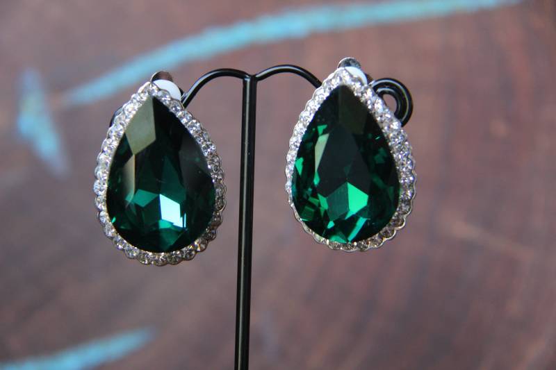 Smaragd Ohrclips, Strass-Clips, Smaragdgrüne Ohrclips von DesertRoseDesigns10