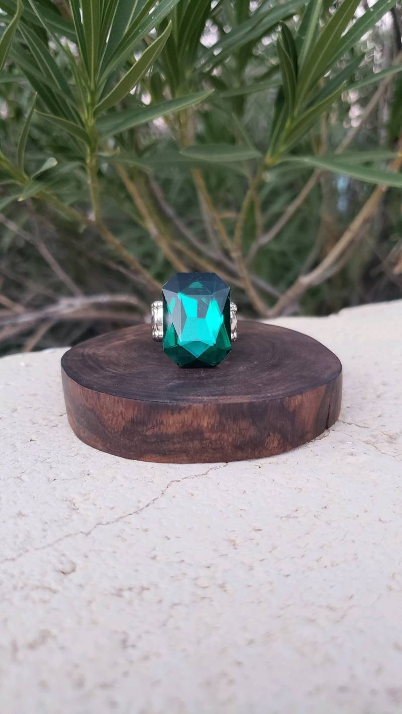 Smaragd Strass Statement Ring, Großer Kristall Smaragdgrüner Stretch Ring von DesertRoseDesigns10