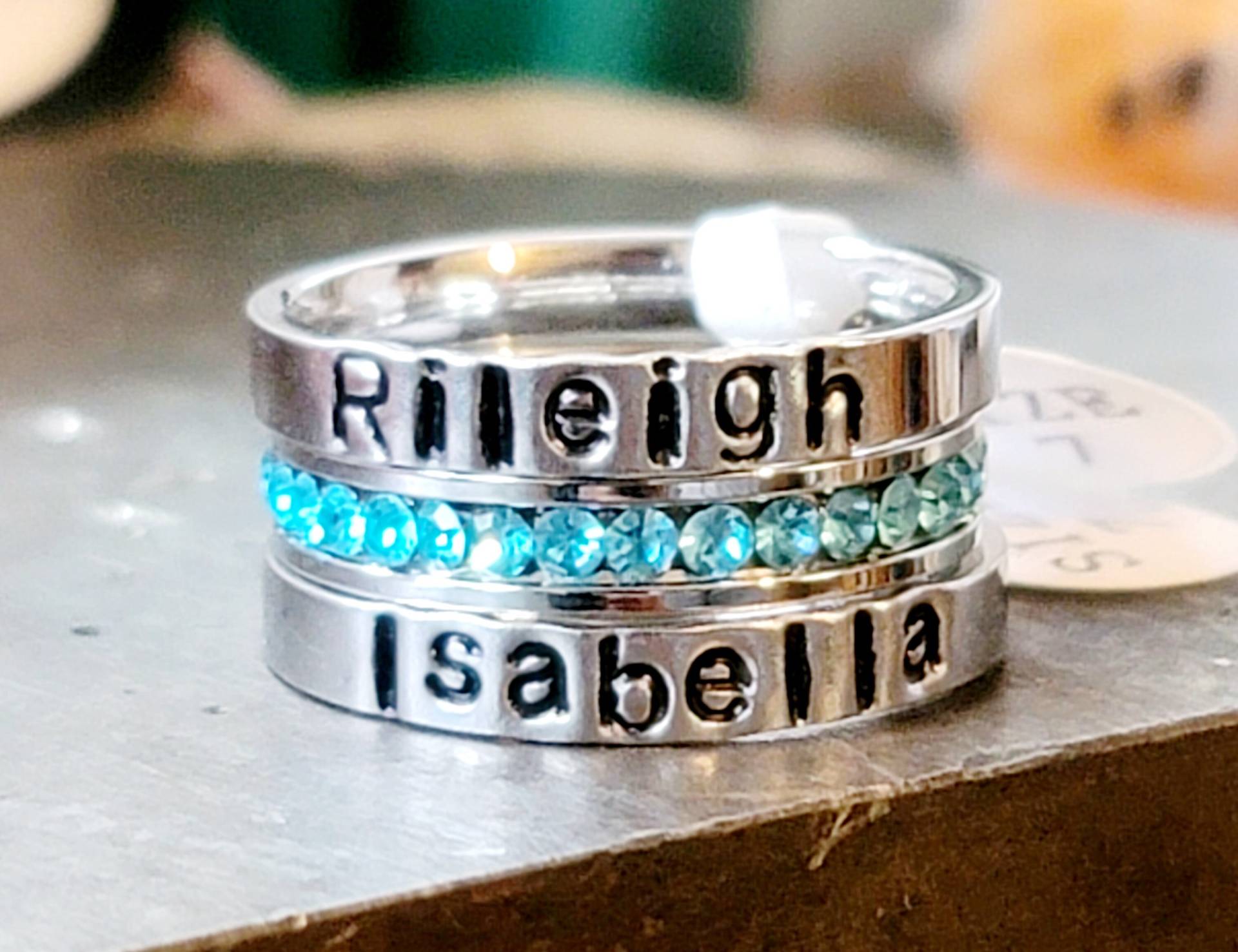 Edelstahl Stapelringe/3mm Handstamped Kinder Namensring Jahrestag Datum Ring Personalisierter Geschenk von DesertRubyElouise