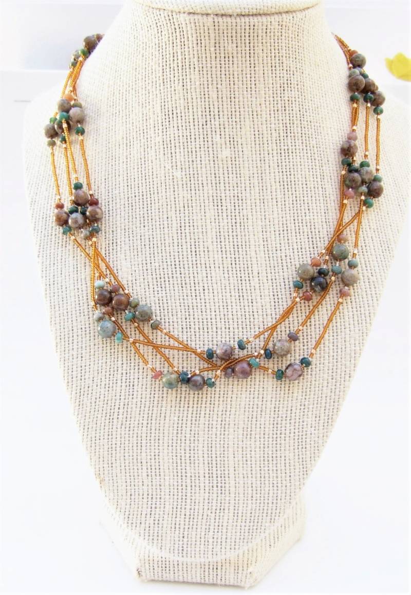 Grün Und Gold Multistrand Jaspis Halskette Ohrring Set Grün Und Gold Multistrand Jaspis Halskette Ohrring Set von DesertSunriseCreativ