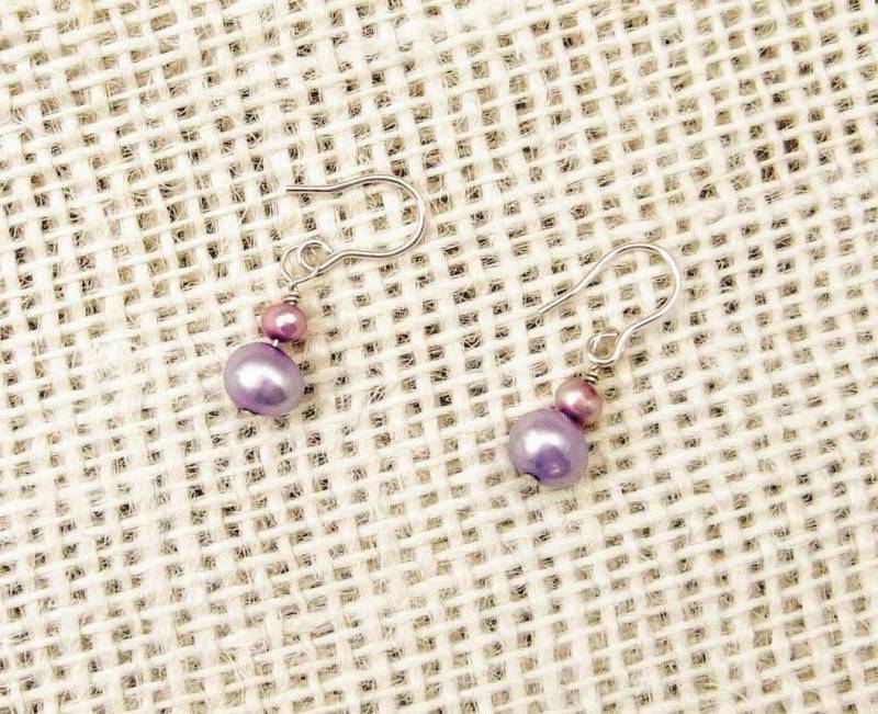 Zarte Lila Perlen Ohrringe von DesertSunriseCreativ