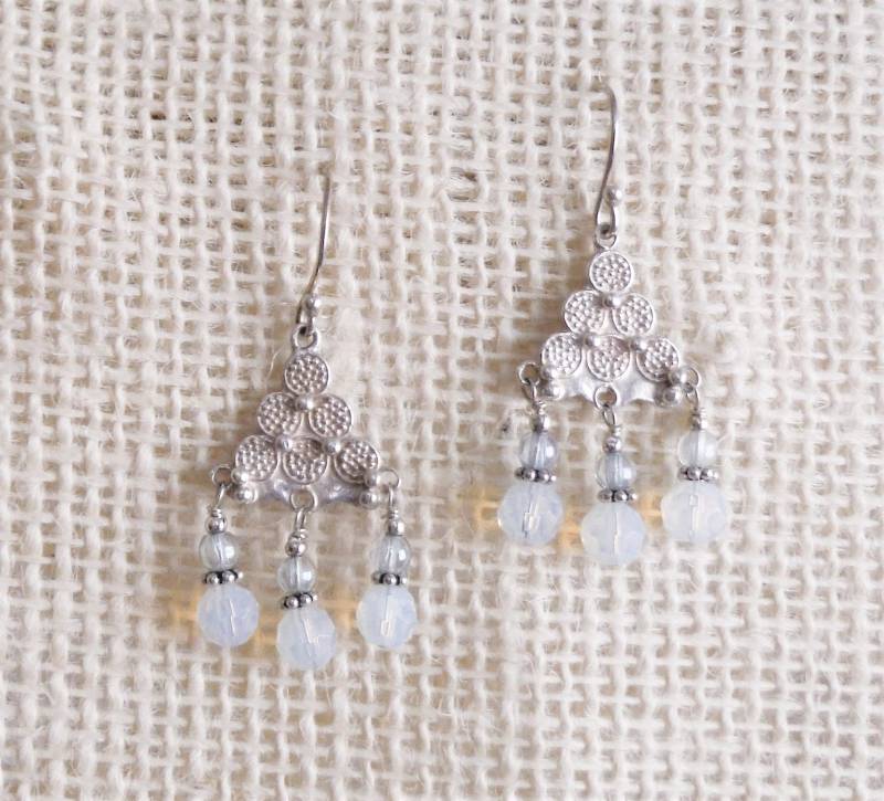 sterling Silber Und Opalith Mondstein Chandelier Ohrringe sterling Silber Und Opalith Mondstein Chandelier Ohrringe von DesertSunriseCreativ