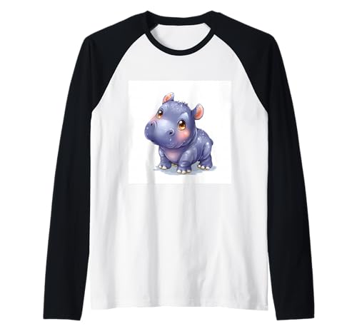 Niedliches Cartoon-Nilpferd im Chibi-Stil süßes Baby-Nilpfer Raglan Niedliches Cartoon-Nilpferd im Chibi-Stil süßes Baby-Nilpfer Raglan von Design Hippopotamus cute theme