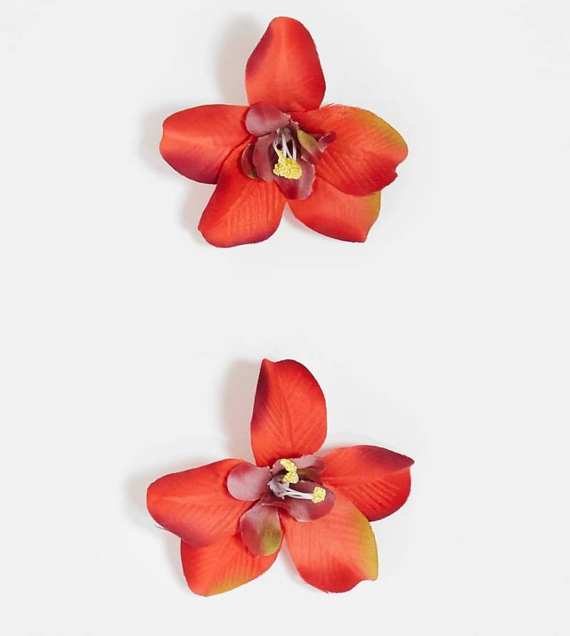 DesignB London - 2er-Pack Blumen-Haarspangen in Rot von DesignB London
