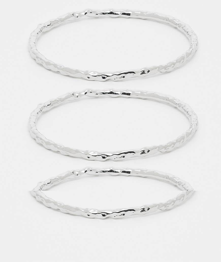 DesignB London - 3er-Pack Armreifen in Silber in geschmolzener Optik von DesignB London