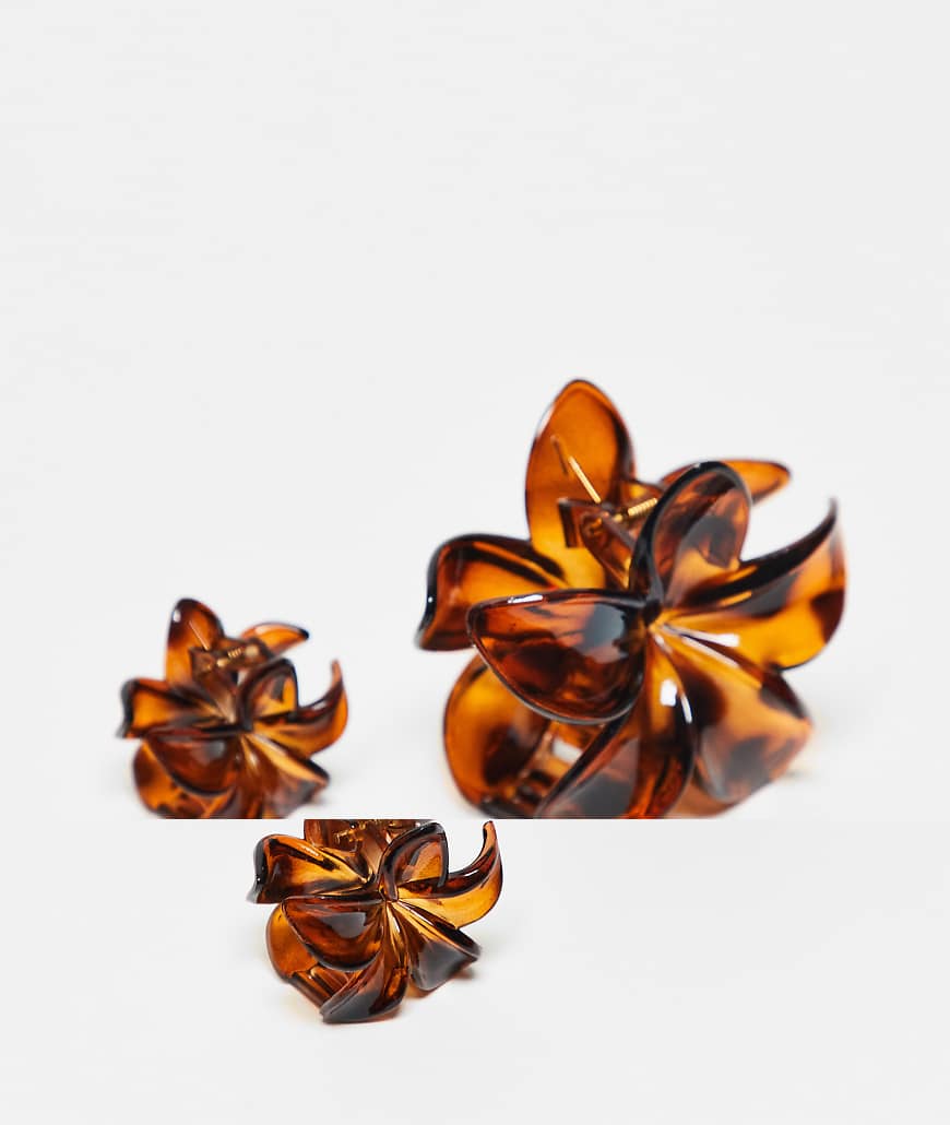 DesignB London - 3er-Pack Blumen-Haarklammern in Braun und Schildpatt-Optik-Brown von DesignB London