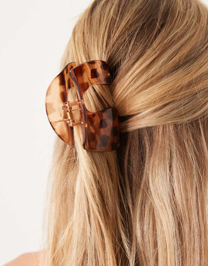 DesignB London - Gebogene Haarklammer in Braun mit Animalprint-Brown von DesignB London
