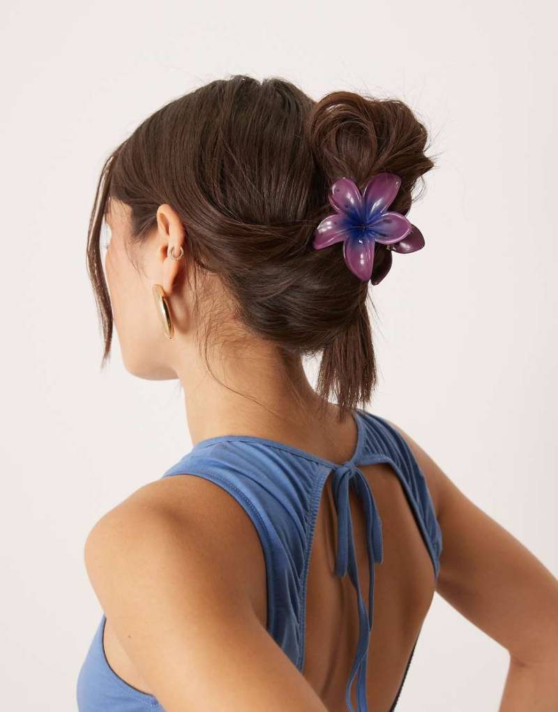 DesignB London - Haarklammer in Farbverlauf-Lila mit hawaiianischem Blumendesign von DesignB London