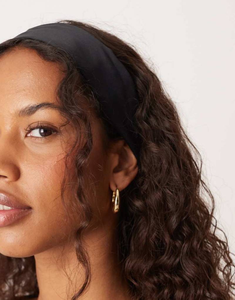 DesignB London - Haarreif aus Satin in Schwarz von DesignB London