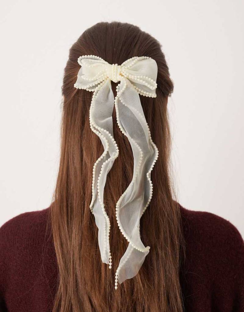 DesignB London - Haarschleife in Cremeweiß mit Perlenborte von DesignB London