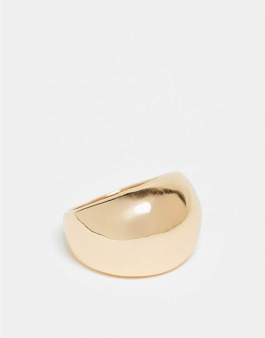 DesignB London - Klobiger Ring in Goldoptik-Goldfarben DesignB London - Klobiger Ring in Goldoptik-Goldfarben von DesignB London