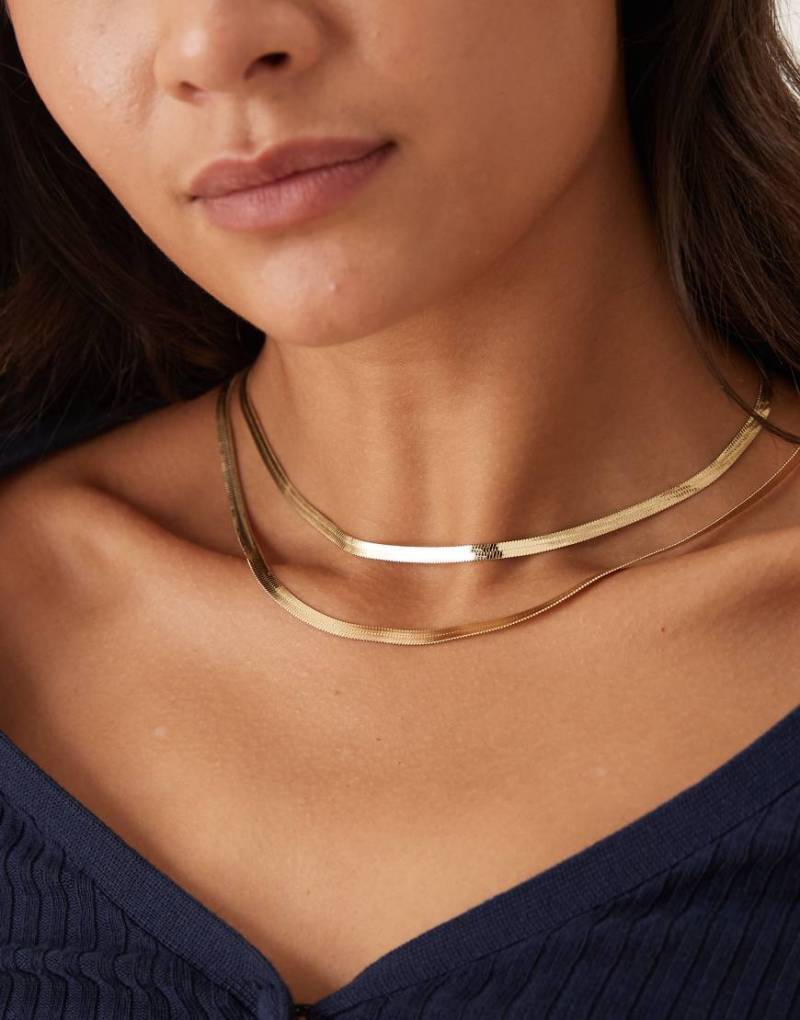 DesignB London - Mehrreihige Schlangen-Halskette in Goldoptik-Goldfarben von DesignB London