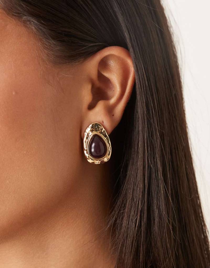 DesignB London - Ohrringe in geschmolzener Goldoptik mit Schmuckstein-Goldfarben von DesignB London