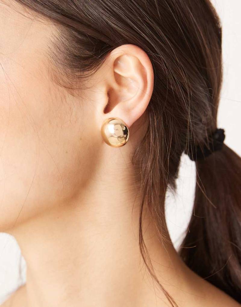DesignB London - Ohrstecker in Goldoptik mit Kuppeldesign-Goldfarben von DesignB London