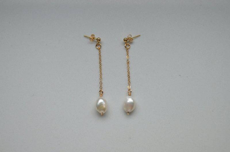 Freshwater Pearls Chain Earrings | Skin Safe Lightweight Jewelry Elegant Everyday Wear Perfect Gift For Her Bridal Earrings Freshwater Pearls Chain Earrings | Skin Safe Lightweight Jewelry Elegant Everyday Wear Perfect Gift For Her Bridal Earrings von DesignByMayaDE