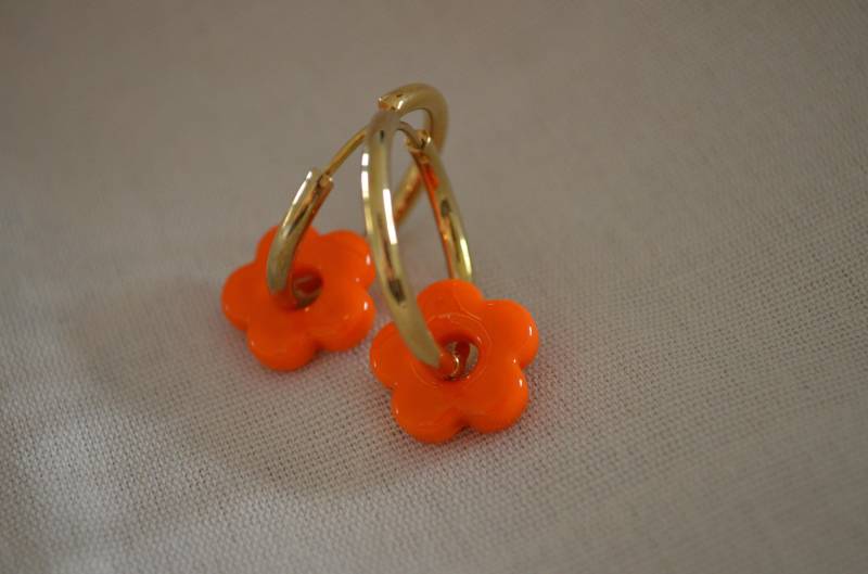 Glass Flower Hoops Earrings | Delicate Handcrafted Floral Glass Jewelry For Everyday Wear Lightweight Colorful Statement Accessory Glass Flower Hoops Earrings | Delicate Handcrafted Floral Glass Jewelry For Everyday Wear Lightweight Colorful Statement Accessory von DesignByMayaDE
