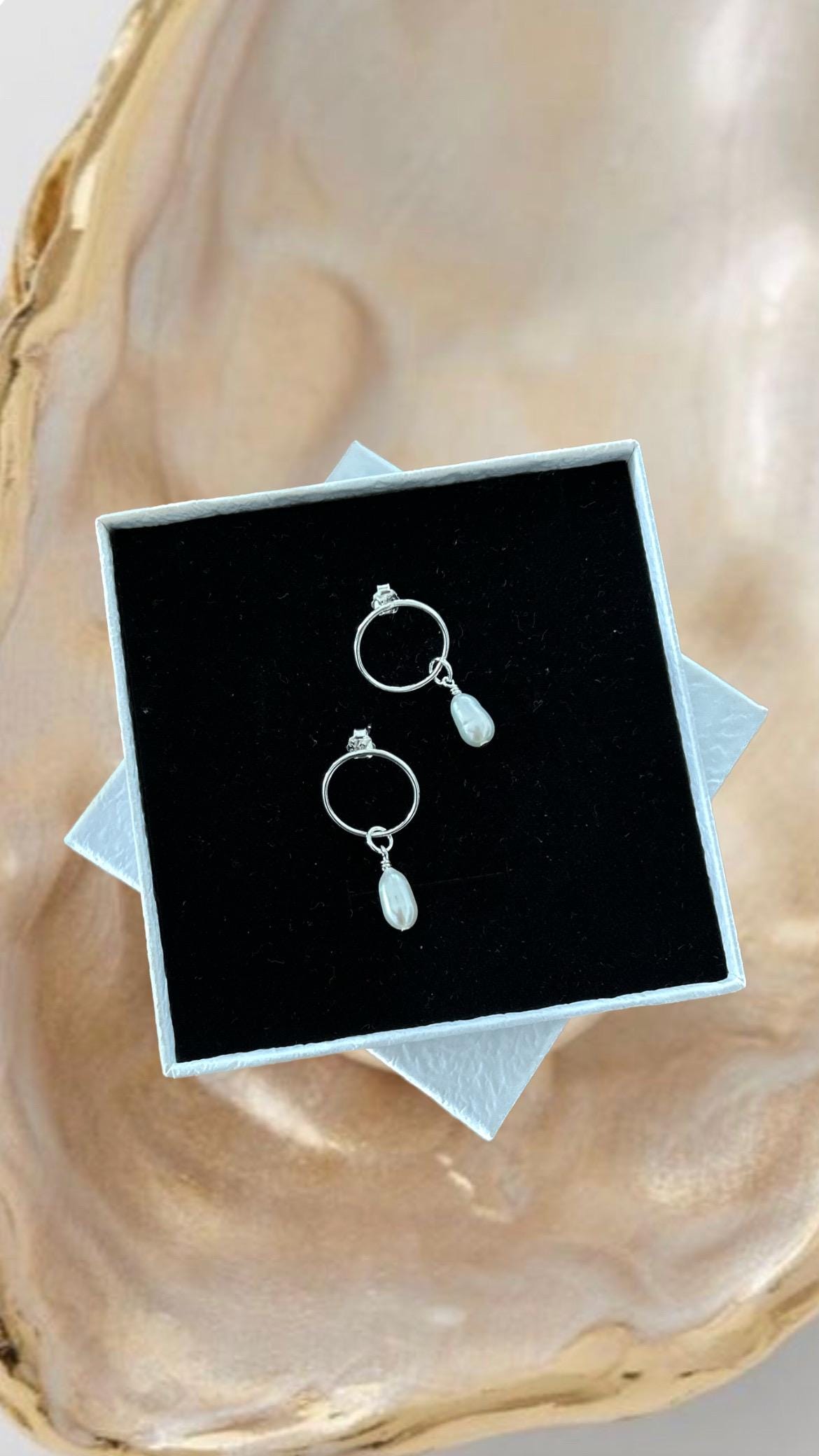 Tiny 925 Silver Earrings, Freshwater Pearls, Handmade Jewelry, Summer Bridal Gifts For Woman Tiny 925 Silver Earrings, Freshwater Pearls, Handmade Jewelry, Summer Bridal Gifts For Woman von DesignByMayaDE