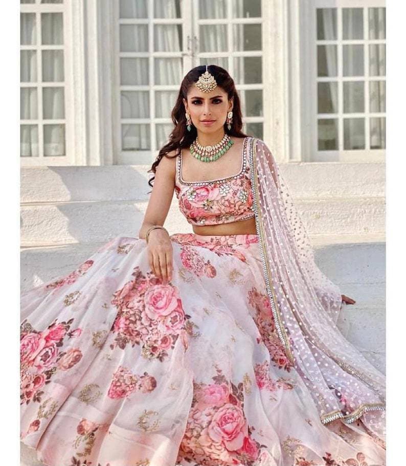 Floral Lehenga/Lehenga Shopping Online-Kanada/Brautjungfer Lehenga/Hochzeit Choli/Design Von Shivani von DesignByShivani