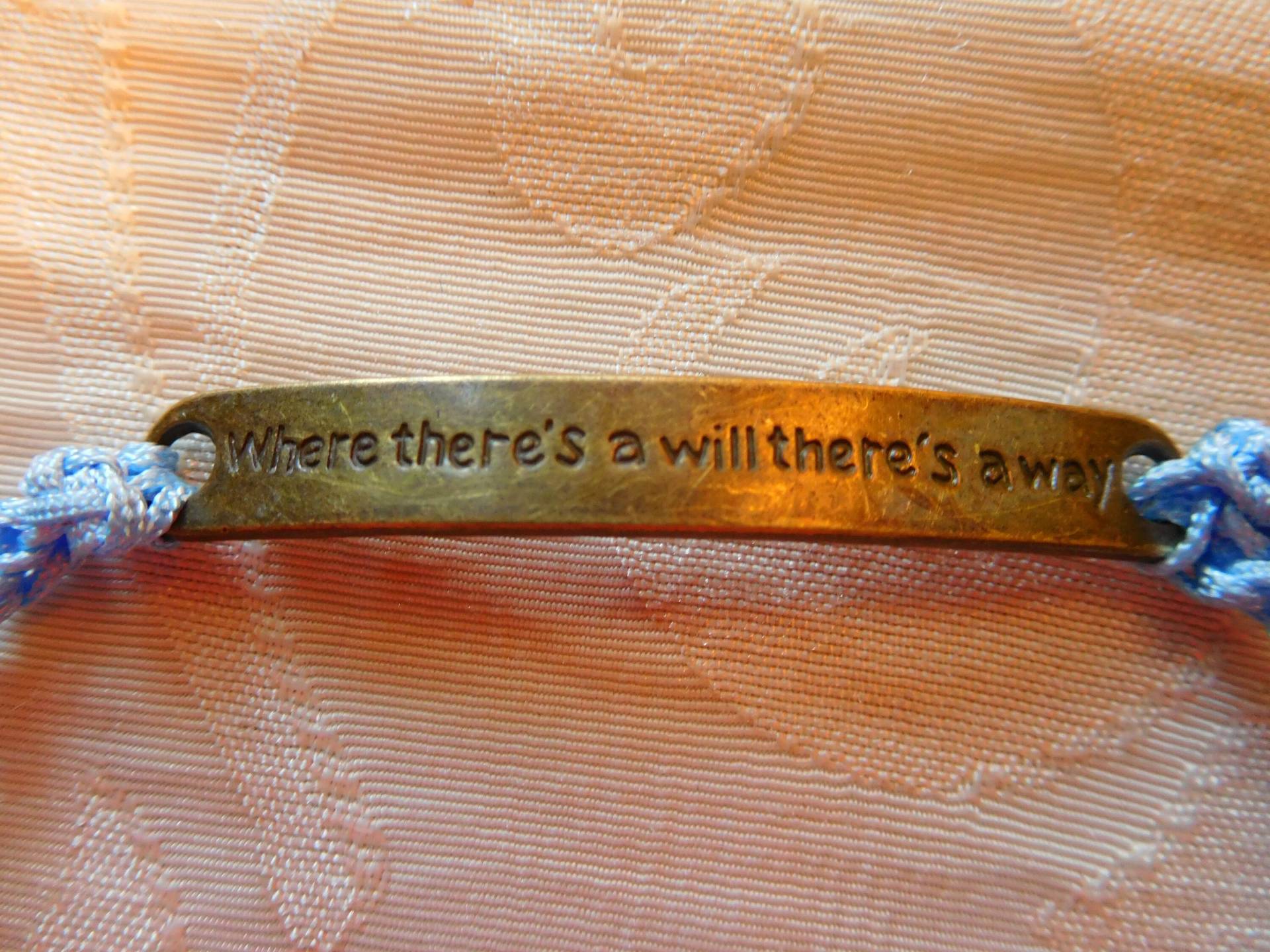 Armband Baby Blaue Seide Hand Häkeln Schnur "Wo Ein Wille Ist, Ist Weg" Charme-Anschluss Mit Dekorativen Knopf. #b00224 von DesignImagesLLC