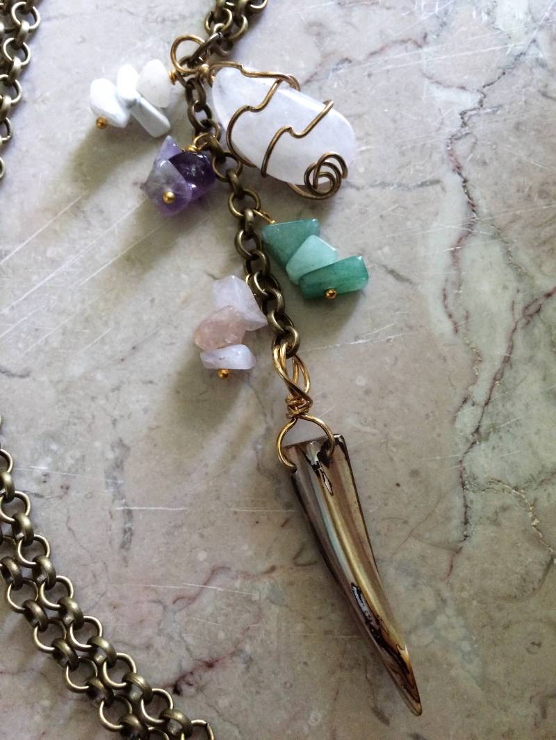 Boho Lange Halskette Mit Mutter Perle Klaue Anhänger Und Steine, #n00148 von DesignImagesLLC