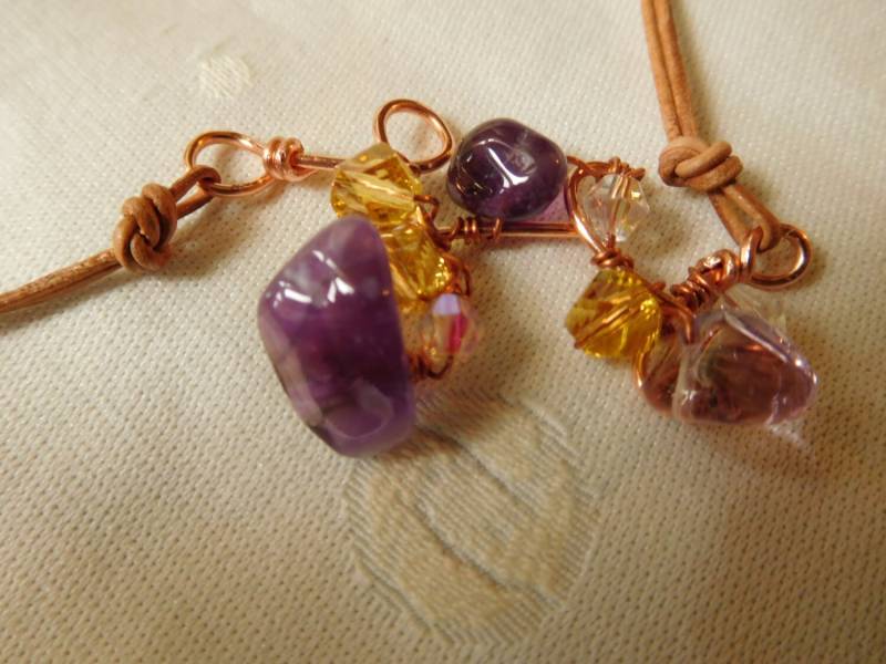 Doodily Halskette Aus Kupferdraht Mit Meinem Kritzeln Design Form, Gelbe, Klare Kristalle Und Amethyst Perlen Steine. #n00116 von DesignImagesLLC