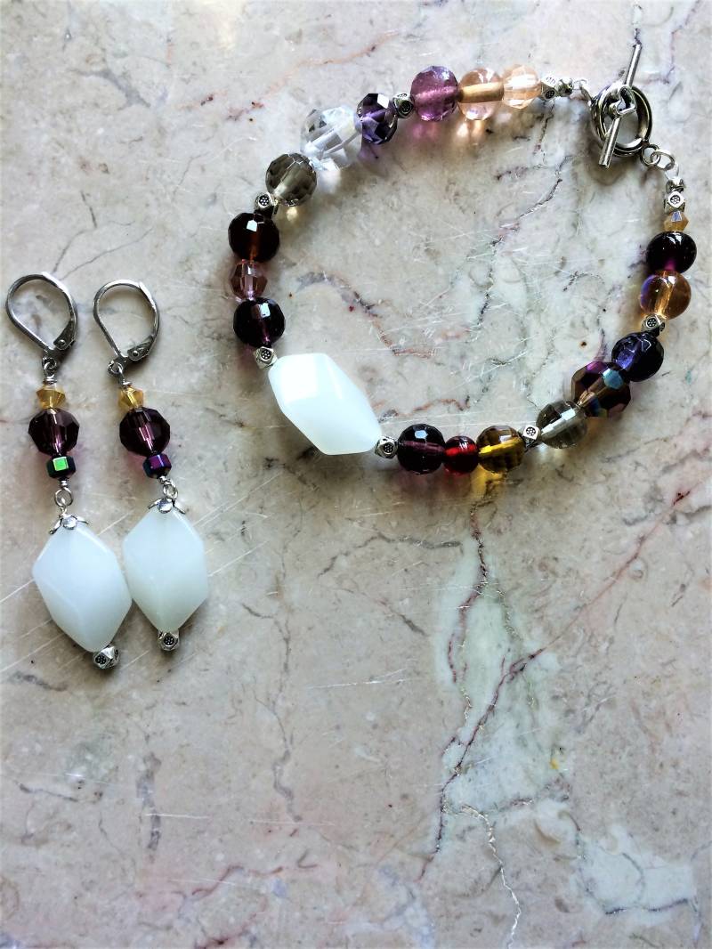 Fallen Sie Armband-Set Mit Glasperlen Und Passenden Ohrringen. #bes00134 von DesignImagesLLC