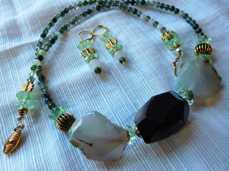 Moos-Achat-Kette Mit Schwerpunkt Grau Achat Facettierte Nuggets, Moos Opalith Stein Und Passende Ohrringe Satz. #nbes0106 von DesignImagesLLC