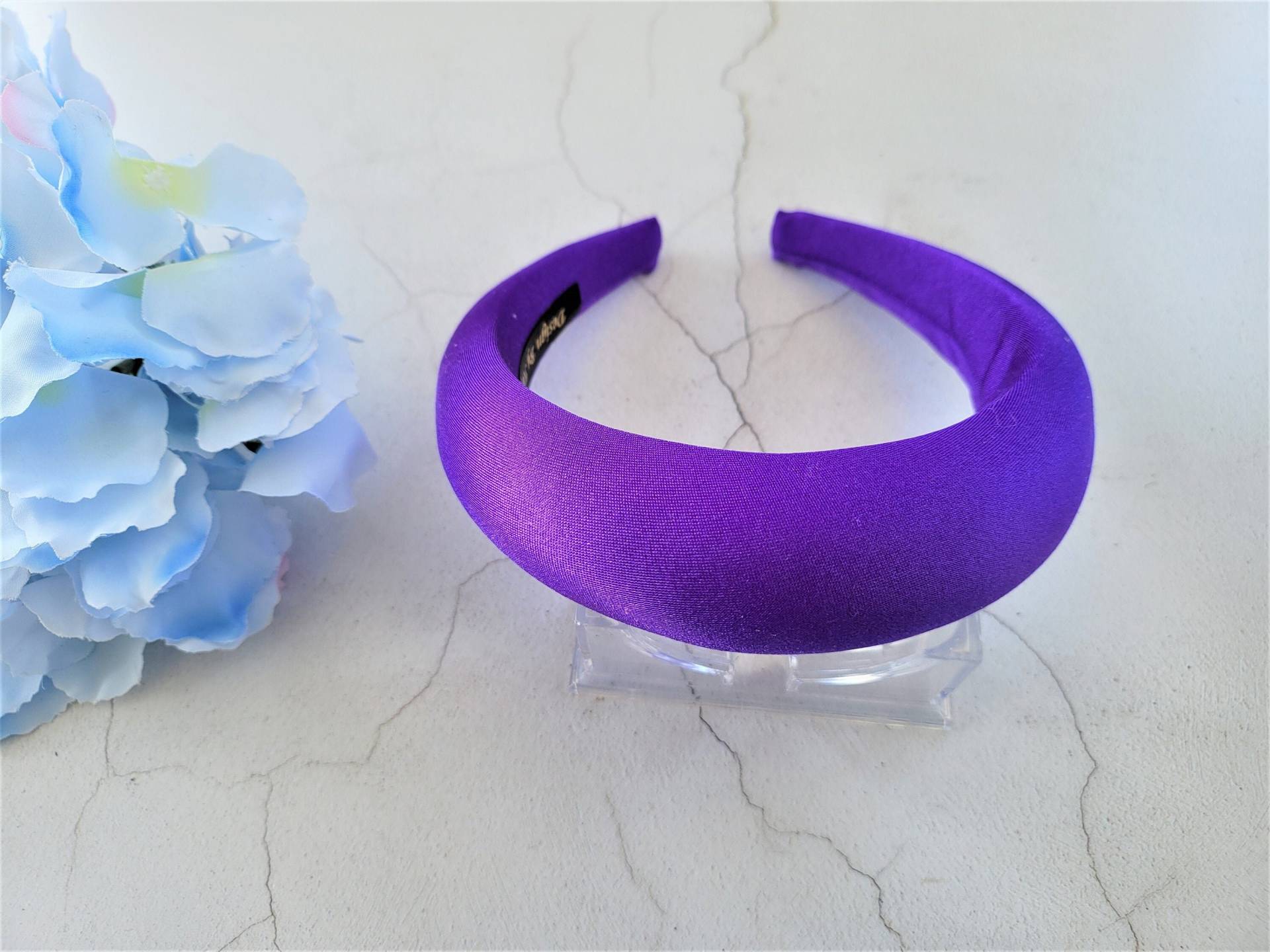 Lila Satin Gepolstertes Haarband - 4 cm Breiter Haarreifen von DesignbyHummingbird