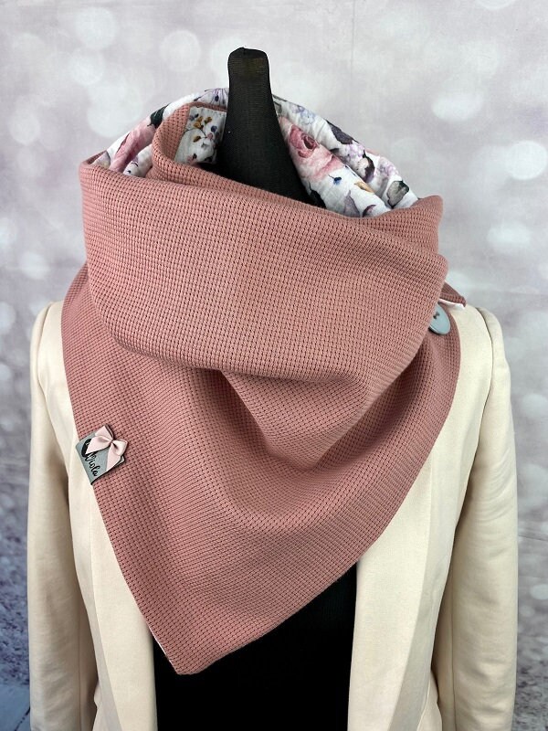 Loopschal & Wickelschal Bio Baumwolljersey Rosen Mit Lehm Rosa Waffelmuster Strickjersey von DesignbyLaViola