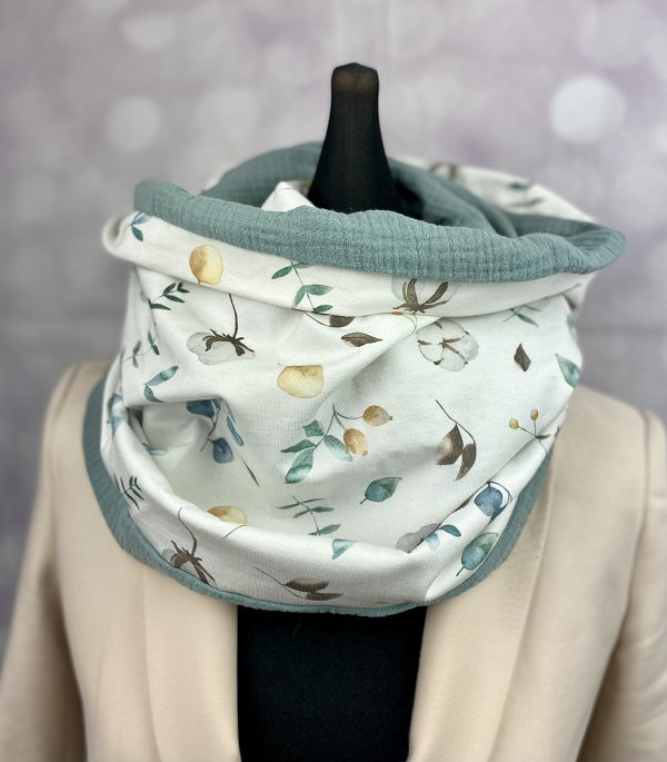 Wickelschal Oder Loopschal Damen Aus Bio Baumwolljersey Geblümt Und Musselinstoff Altgrün Jeansblau Meergrün Modell Jennah von DesignbyLaViola