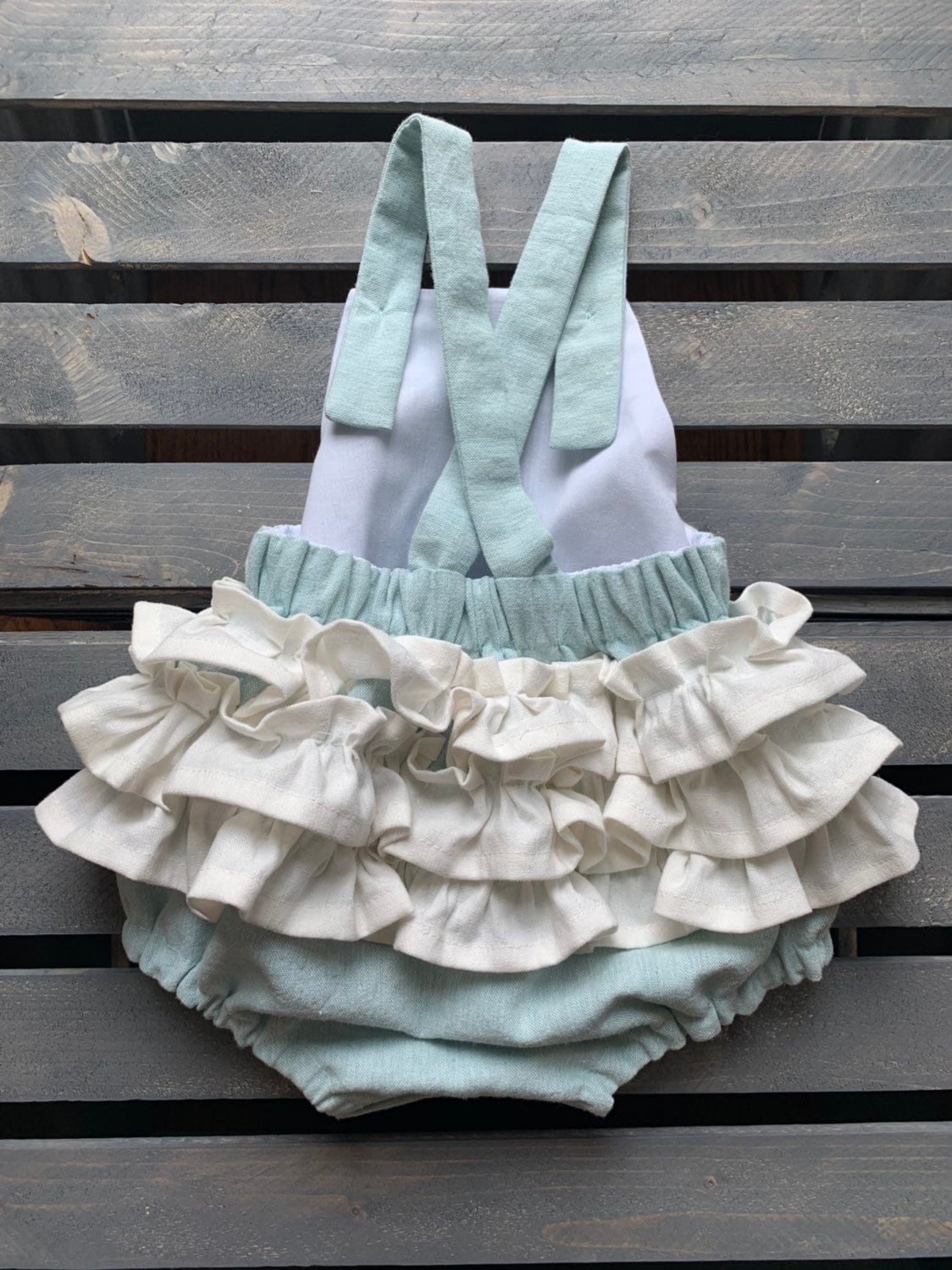 Blauer Baby Strampler, Leinen Blau Weiß Rüschen Sommer Onsie von DesignbySandee