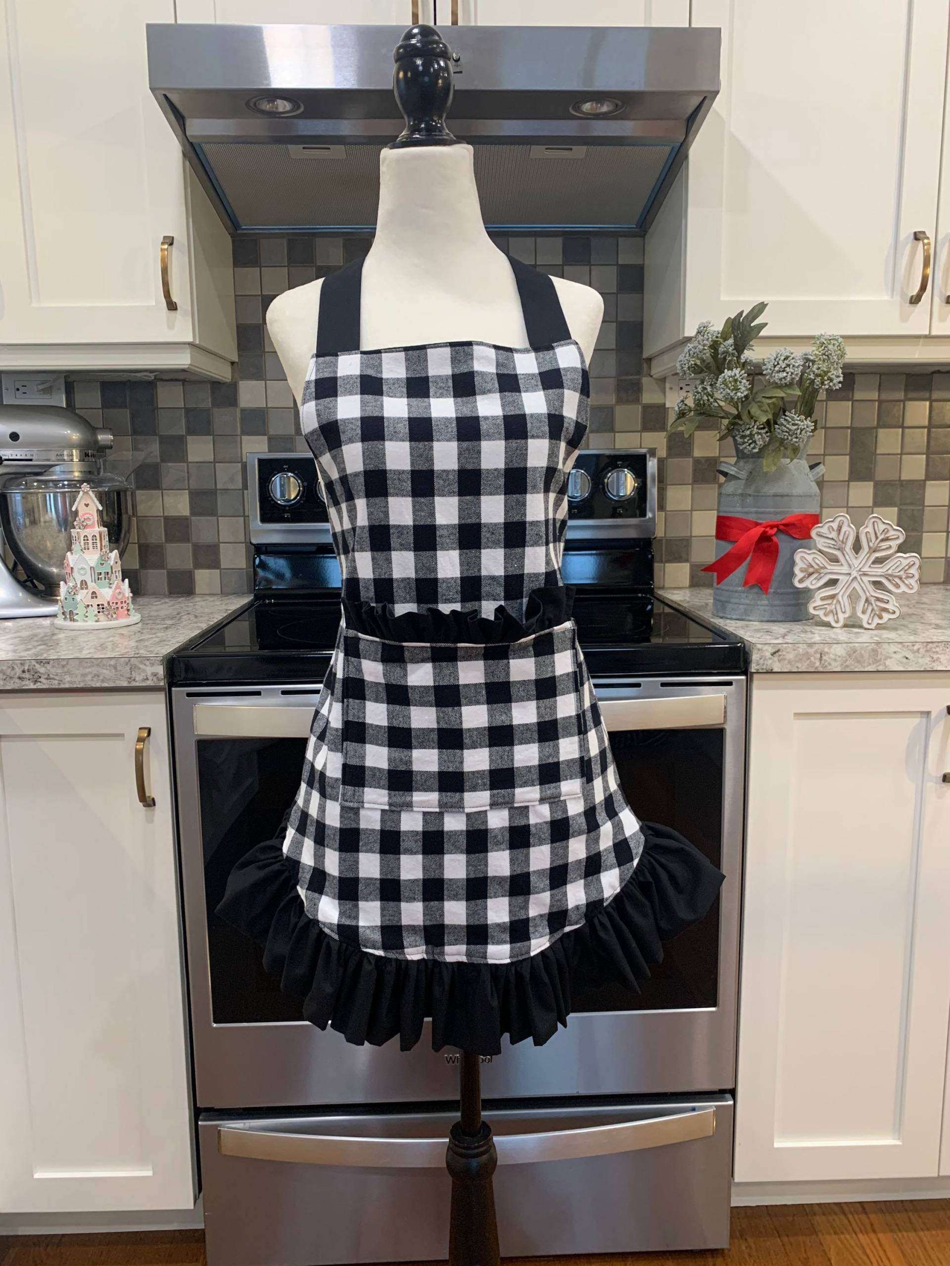 Büffelschürze Mit Tasche - Schwarz-Weiß von DesignbySandee