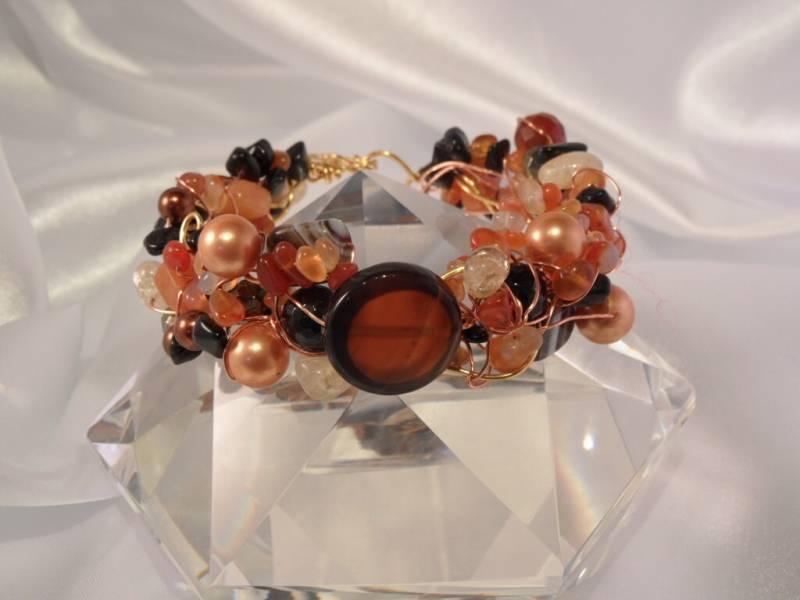 Draht Gewickelt Multi Halbkreisförmiger Stein Armreif - Herbst Draht Gewickelt Multi Halbkreisförmiger Stein Armreif - Herbst von DesignbySheila