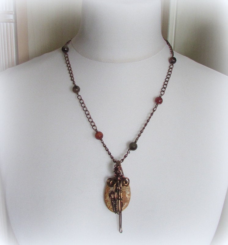 Edelstein Halskette - Achat Schild Und Schwert Anhänger von DesignbySheila