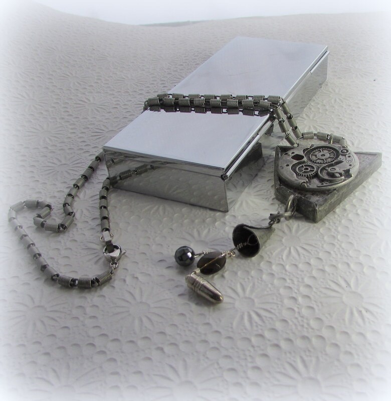 Kugel in Der Maschine - Lange Steam Punk Anhänger Halskette Kugel in Der Maschine - Lange Steam Punk Anhänger Halskette von DesignbySheila