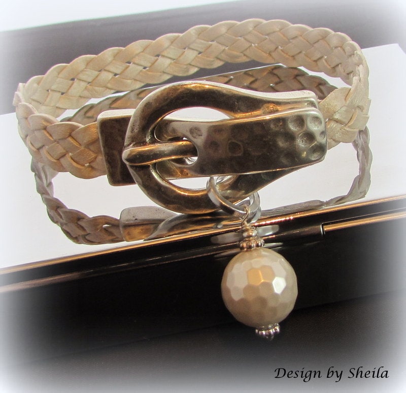 Schnallen Sie Die Perle - Charm Bracelet An Schnallen Sie Die Perle - Charm Bracelet An von DesignbySheila