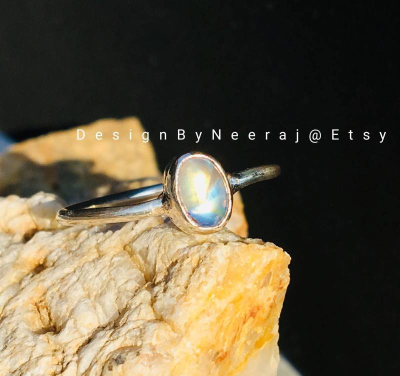 Natürlicher Regenbogen Mondstein I 925 Sterling Silber Ring Handgemachter Frauen Geschenk Igift Für Sie von Designbyneeraj