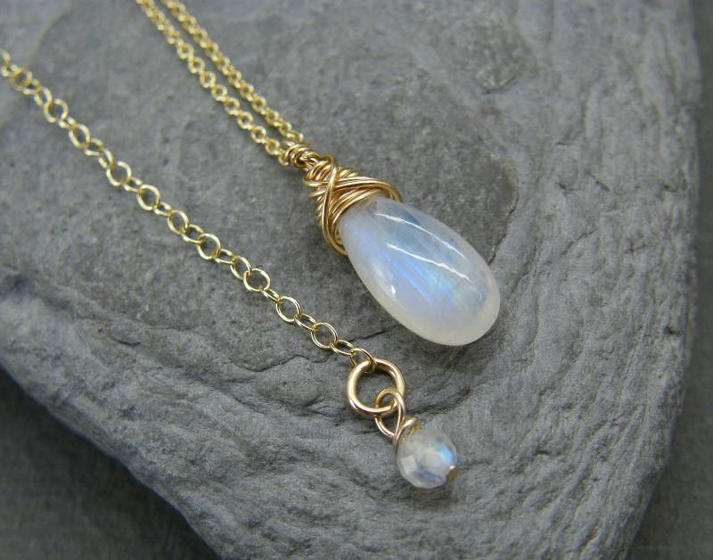 9 Karat Gold Mondstein Anhänger Halskette Edelstein Schmuck 9 Karat Gold Mondstein Anhänger Halskette Edelstein Schmuck von DesignedByAnnemarie