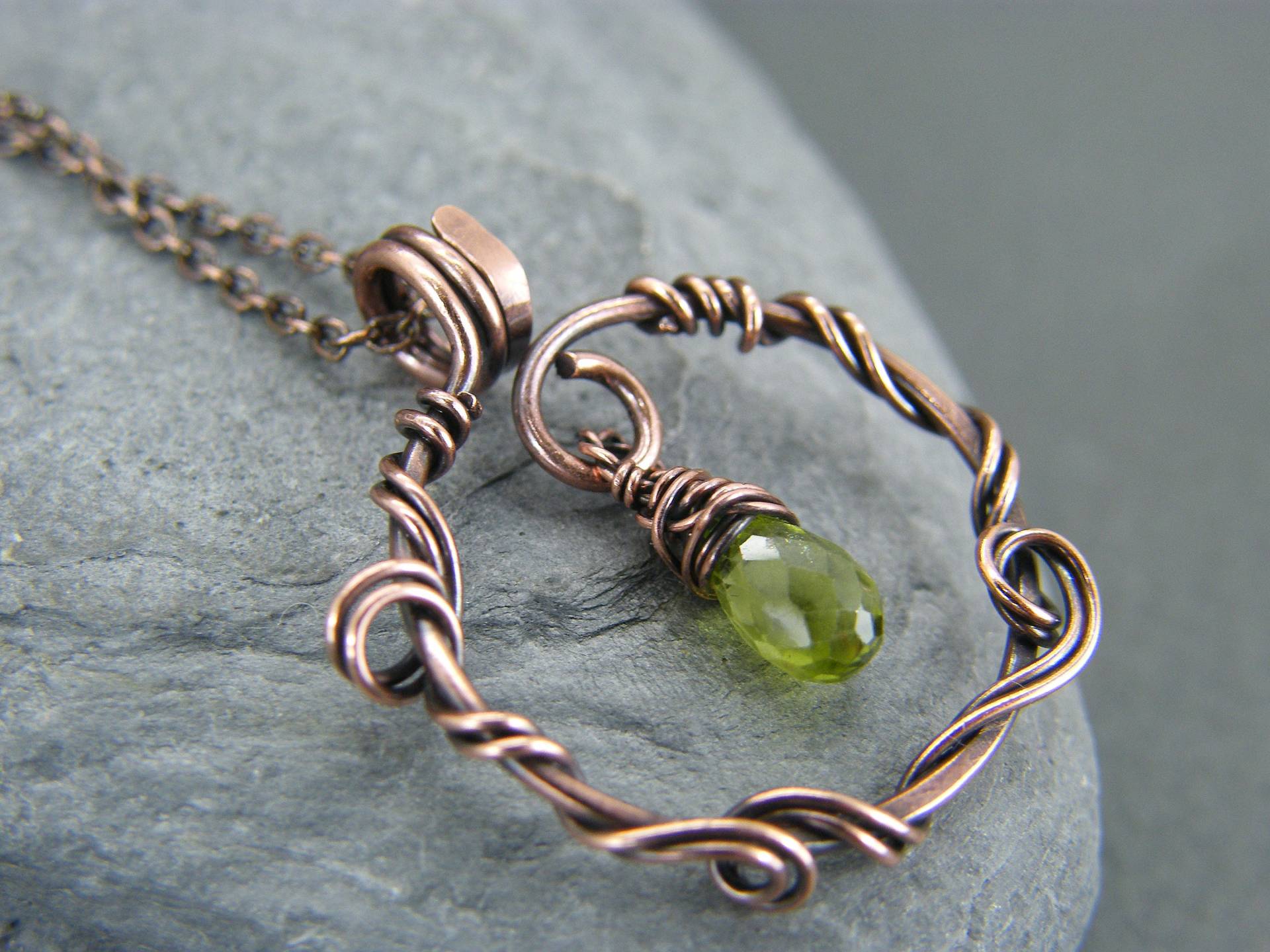 Draht Gewickelt Peridot Halskette August Birthstone Kupfer Schmuck Draht Gewickelt Peridot Halskette August Birthstone Kupfer Schmuck von DesignedByAnnemarie