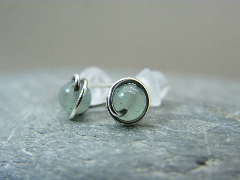Handgemachte Sterling Silber Aventurin Ohrstecker Zierlicher Edelstein Schmuck Handgemachte Sterling Silber Aventurin Ohrstecker Zierlicher Edelstein Schmuck von DesignedByAnnemarie