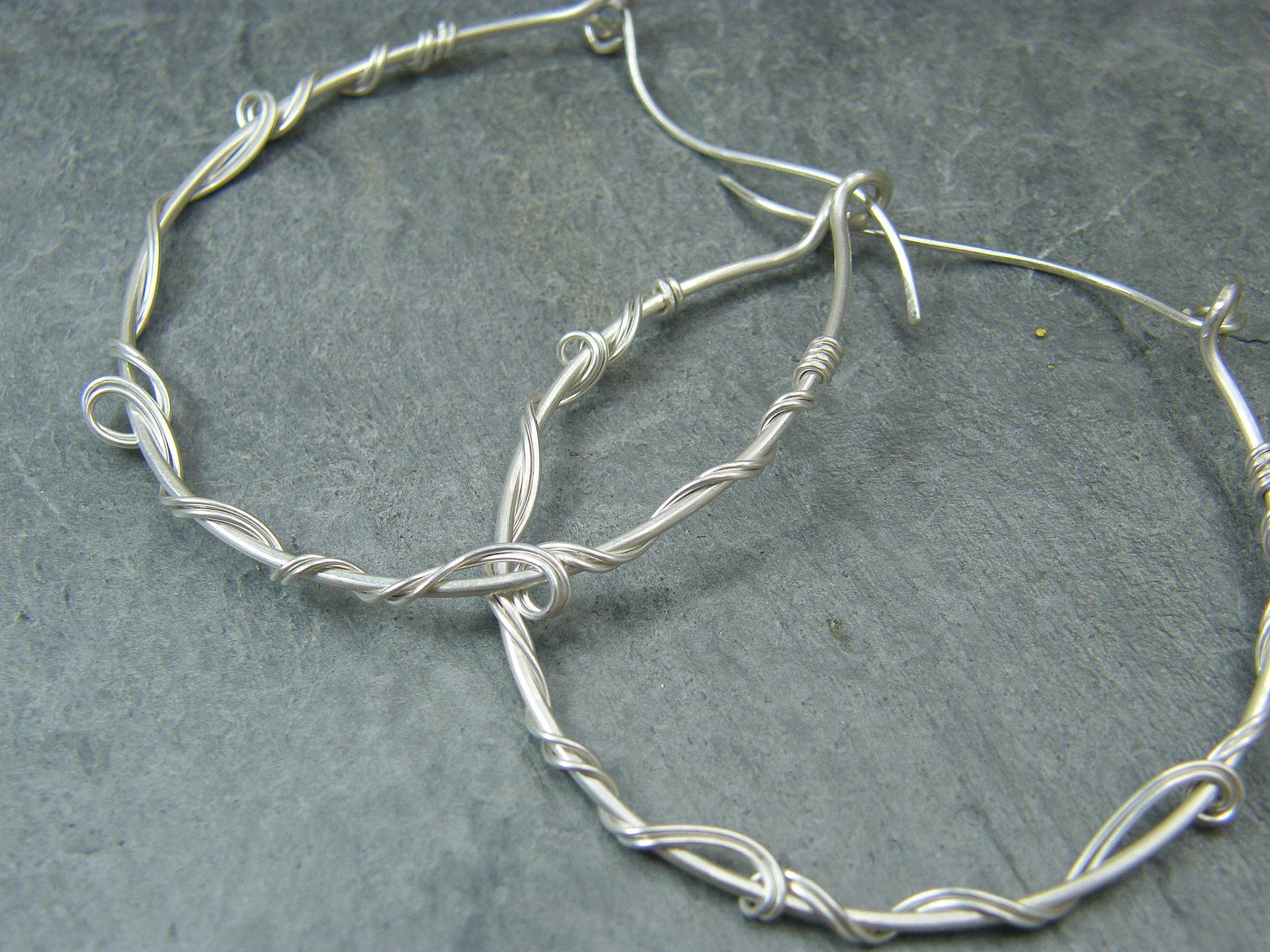 Handgemachte Sterling Silber Creolen Gedrehter Draht, 4.5 cm Handgemachte Sterling Silber Creolen Gedrehter Draht, 4.5 cm von DesignedByAnnemarie