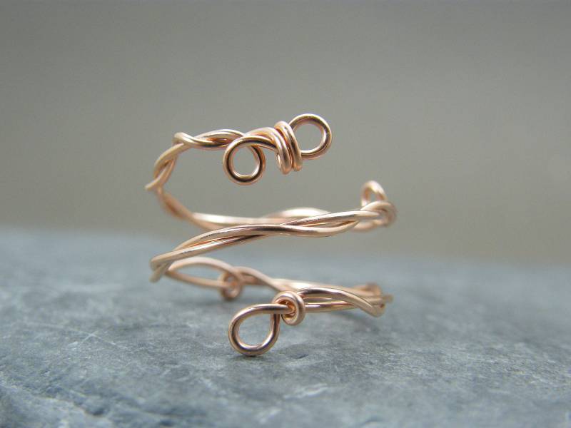 Rose Gold Filled Vine Ring Einstellbar Draht Gewickelt Stil Rose Gold Filled Vine Ring Einstellbar Draht Gewickelt Stil von DesignedByAnnemarie