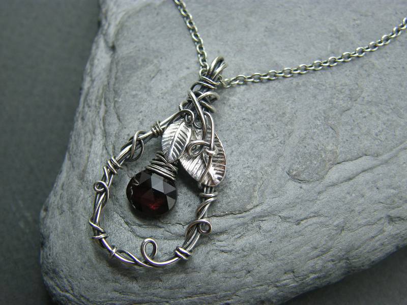 sterling Silber Granat Halskette Januar Birthstone Schmuck von DesignedByAnnemarie