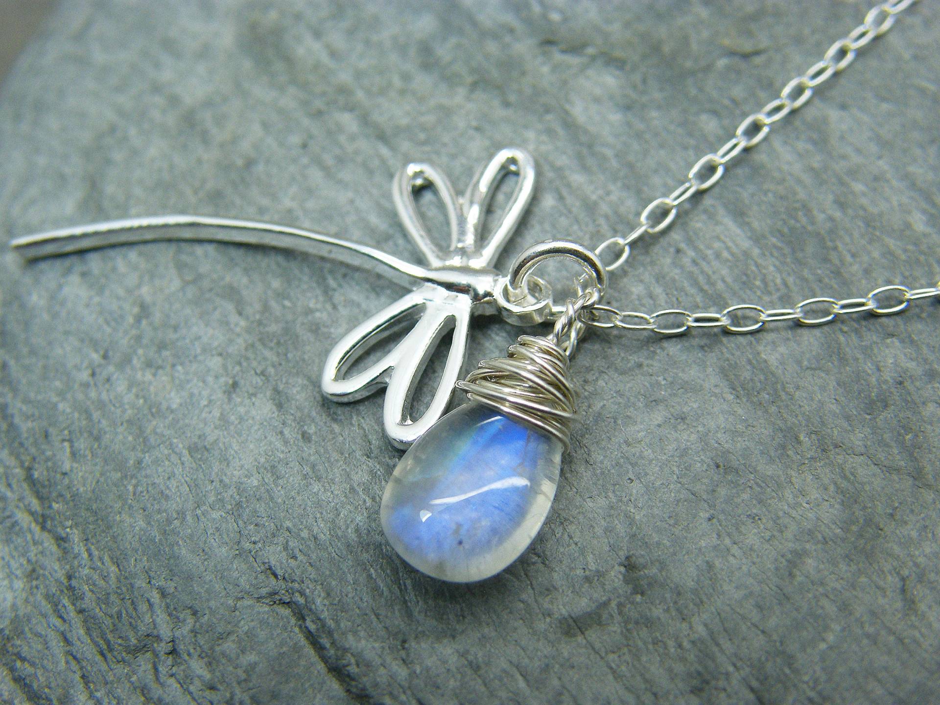 sterling Silber Libelle Halskette Blauer Mondstein Anhänger Schmuck sterling Silber Libelle Halskette Blauer Mondstein Anhänger Schmuck von DesignedByAnnemarie