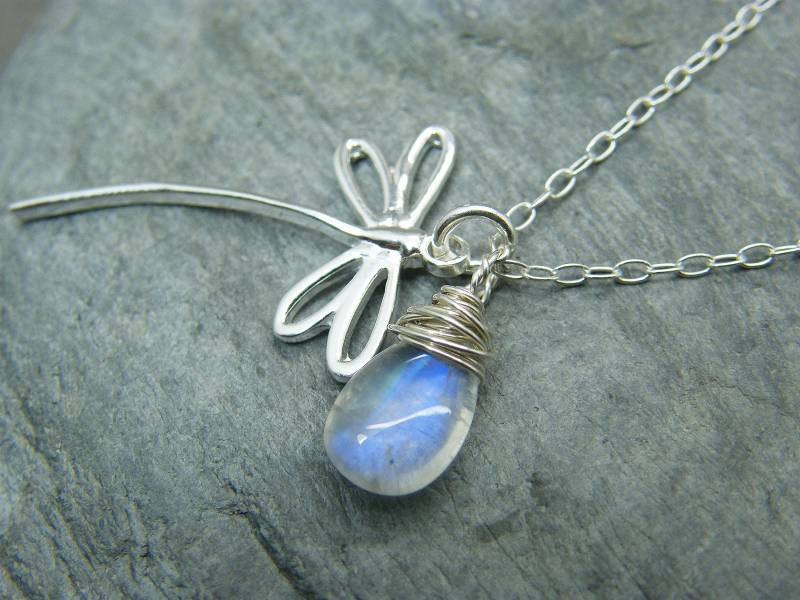 sterling Silber Libelle Halskette Blauer Mondstein Anhänger Schmuck sterling Silber Libelle Halskette Blauer Mondstein Anhänger Schmuck von DesignedByAnnemarie