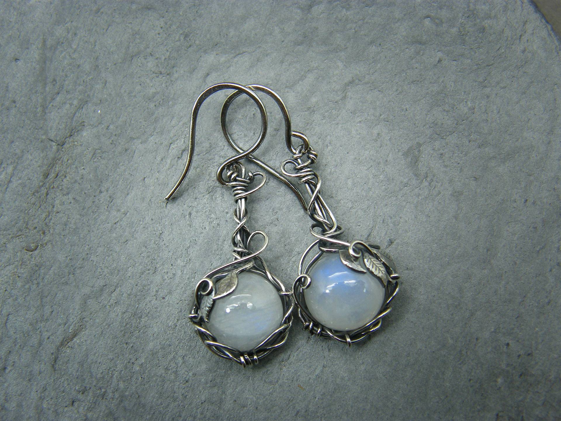 sterling Silber Mondstein Blatt Tropfen Ohrringe Handgemachte Reben sterling Silber Mondstein Blatt Tropfen Ohrringe Handgemachte Reben von DesignedByAnnemarie