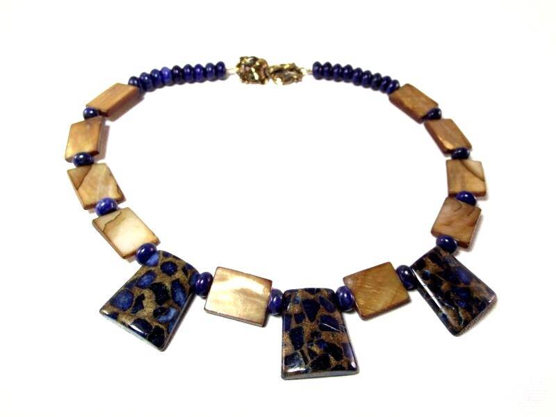 Blaue Halskette Set - Das Tiefe Blau Und Gold Stein Ohrring Mit Luscious Lapis Lazuli, Mop Jaspis Blaue Halskette Set - Das Tiefe Blau Und Gold Stein Ohrring Mit Luscious Lapis Lazuli, Mop Jaspis von DesignedByAudrey