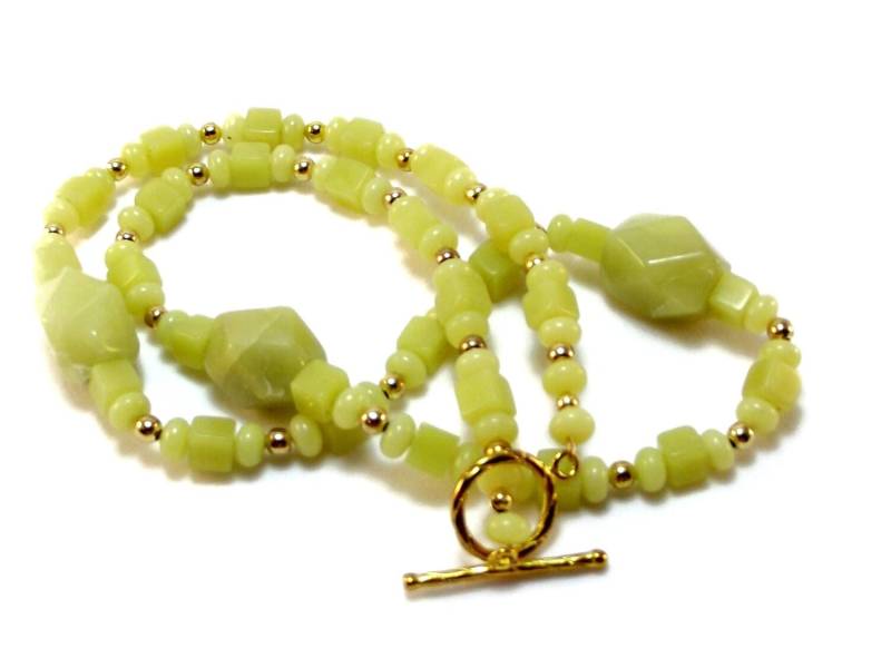 Grüne Halskette - Jade Und Ohrring Set Olive Grüne Halskette - Jade Und Ohrring Set Olive von DesignedByAudrey