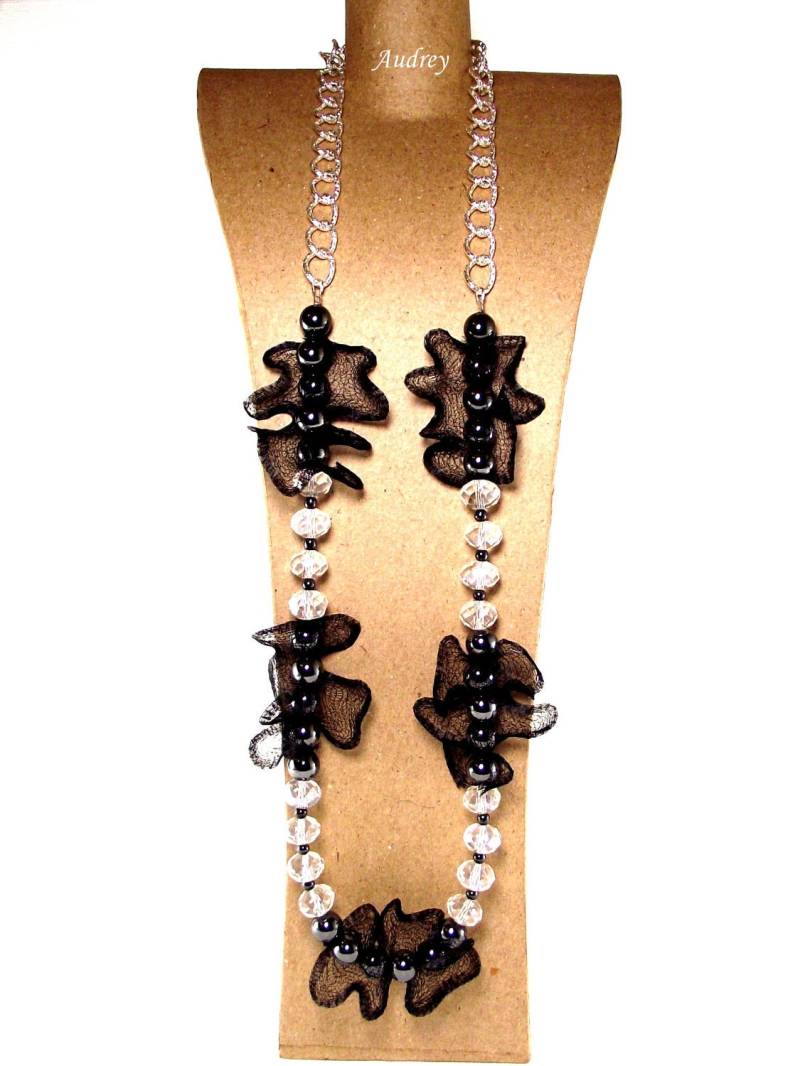 Schwarzes Halsketten-Set - Hämatit Und Kristall Mesh Rüschen Halskette Mit Passenden Ohrringen Schwarzes Halsketten-Set - Hämatit Und Kristall Mesh Rüschen Halskette Mit Passenden Ohrringen von DesignedByAudrey