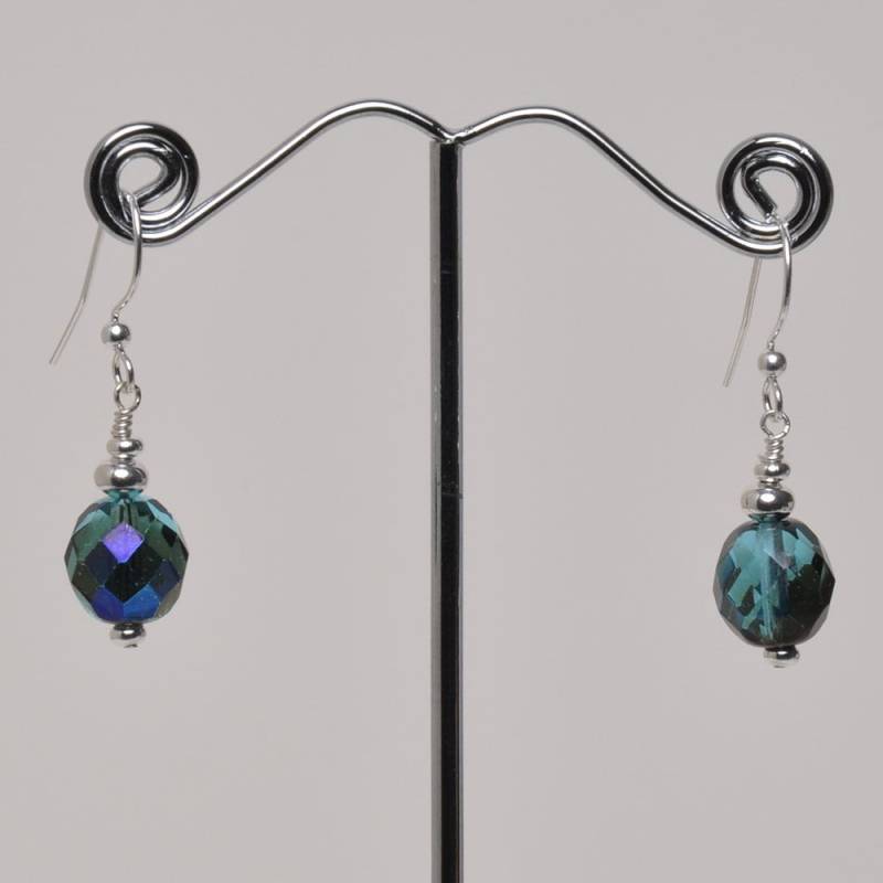 Facettierte Kristall Ohrringe Dark Teal Farbe, 10 Mm Funkelnde Glasperlen Facettierte Kristall Ohrringe Dark Teal Farbe, 10 Mm Funkelnde Glasperlen von DesignedByLisbet